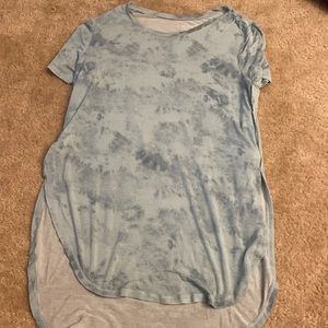 long blue tee shirt